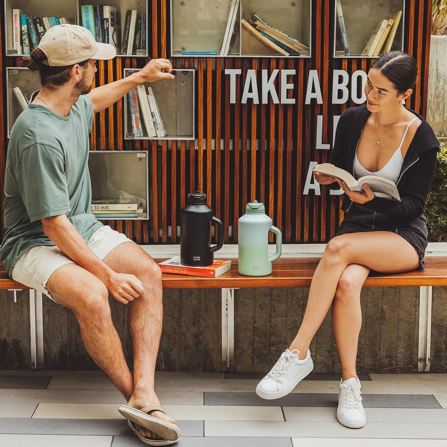 Insulated Water Bottle 64 Oz with Straw and Dual-Use Lid Half Gallon Jug for Men with Handle Vacuum Stainless Steel Water Bottle for Workout and Sports Black